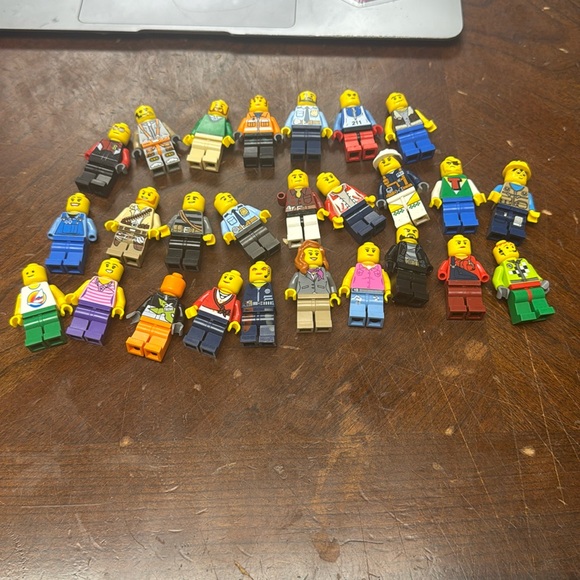 Lego figures - Picture 1 of 3